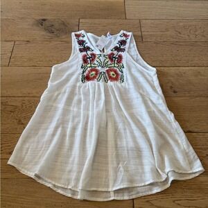 CY The Rack White Embroidered Floral Tank Top V-Neck Sleeveless‎ Small NWT (762)